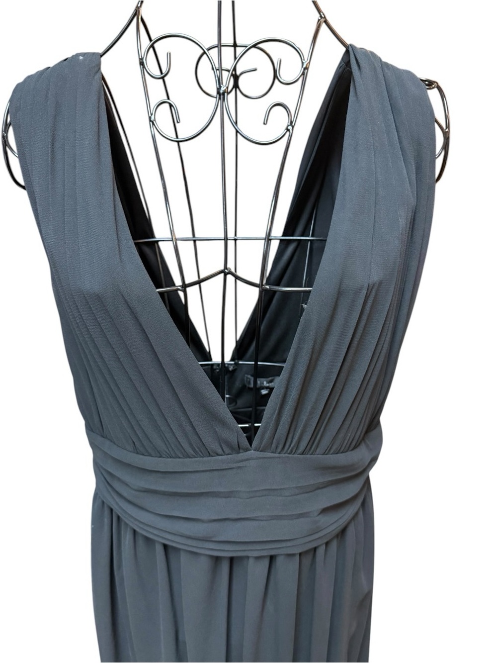 Lulu’s Deep V-Neck Plunge Black Cocktail Maxi Dress with Pleated Waist - Picture 4 of 8